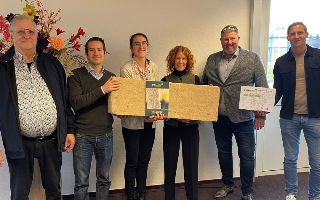 Isover, in collaboration with Dun Agro, is adding biobased hemp insulation to its product range!